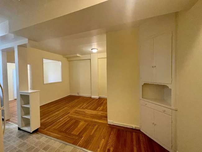 Building Photo - 565-565 Geary St