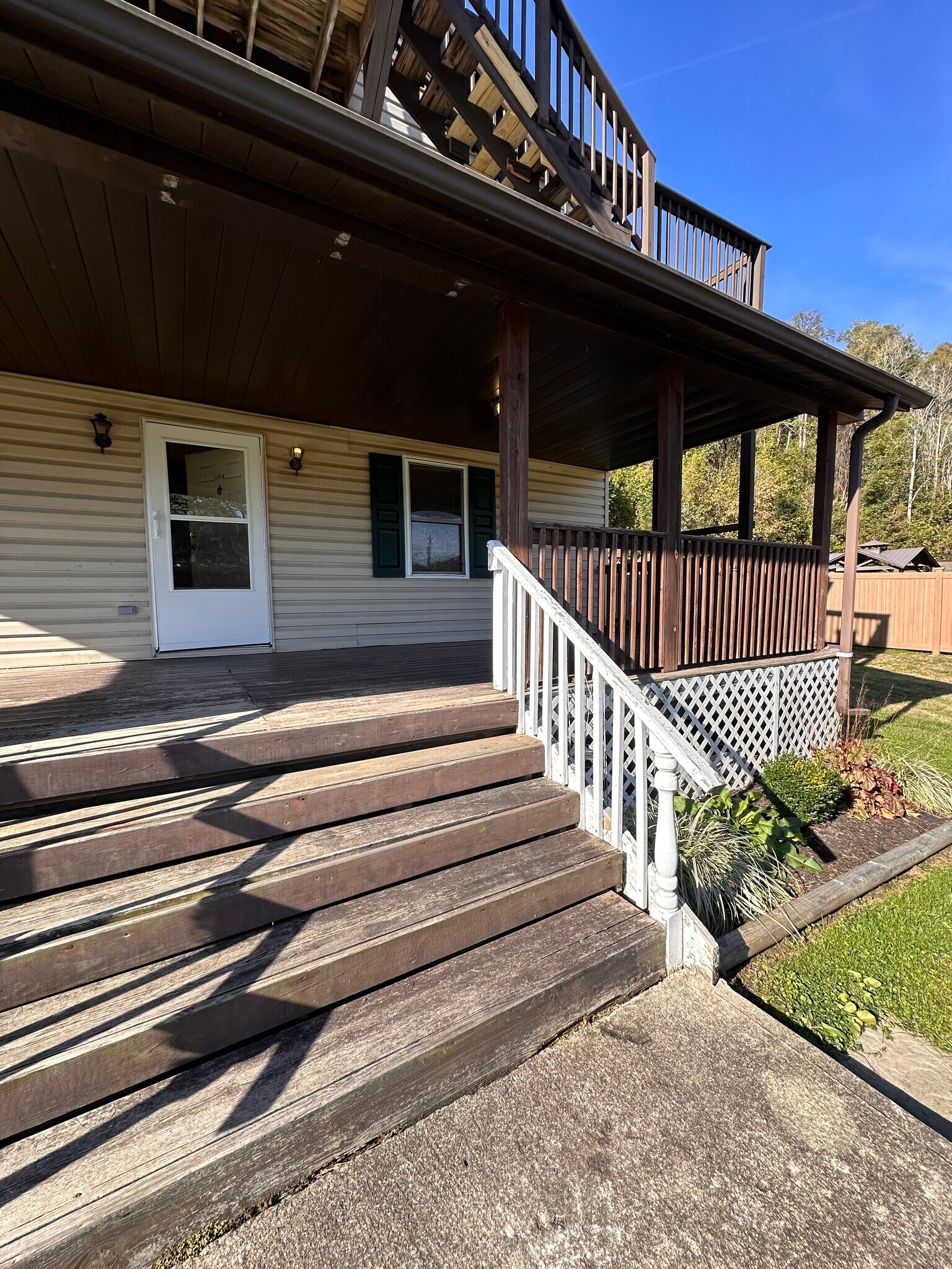 Building Photo - 117 Short St