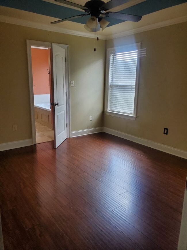 Building Photo - Stylish and Modern - 1431 Square Ft. Home ...