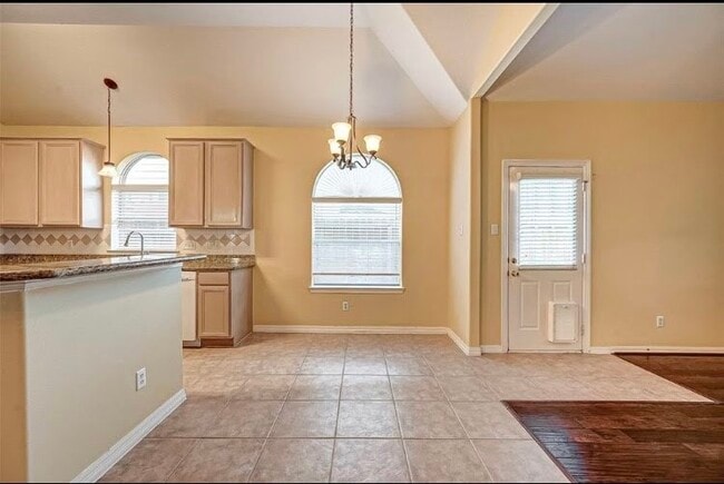 Building Photo - 1710 Park Forest Dr