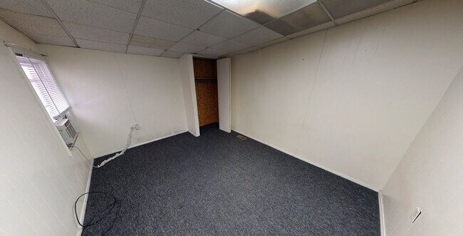 Building Photo - 2431 Vine St