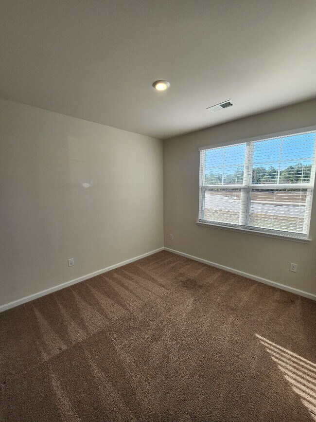 Building Photo - 3537 Bells Lk Cir