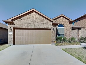 Building Photo - 9113 Golden Hollow Ln