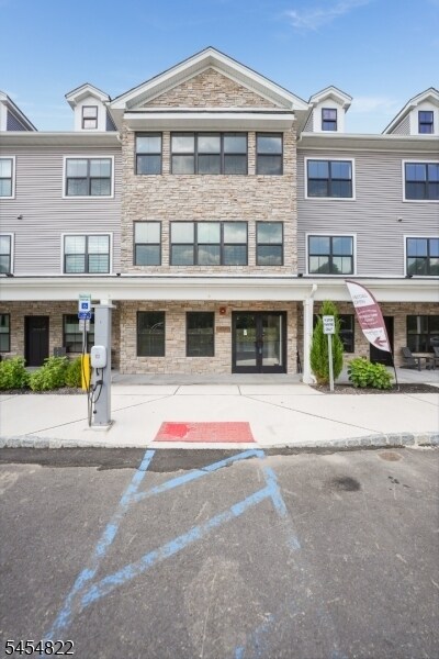 Building Photo - 20 Encampment Ct