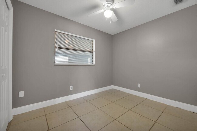 Building Photo - 8101 Alveron Ave