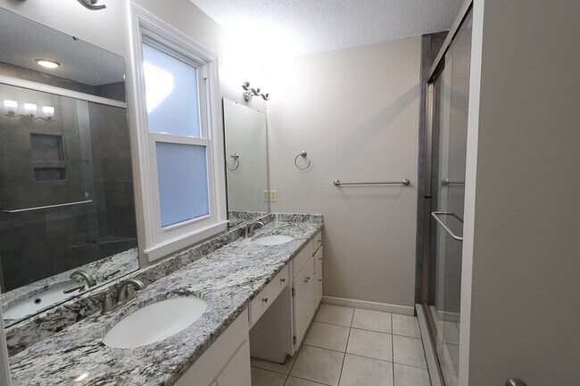 Building Photo - 313 Palomino Path