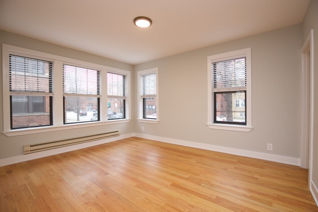 Building Photo - 4242 N Wolcott Ave