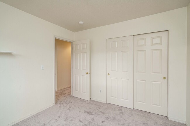 Building Photo - Desirable Fisher's Landing Elementary School District - 3 Bedroom 2.5 Bath