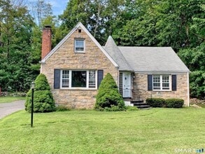 Building Photo - 2727 Boston Post Rd