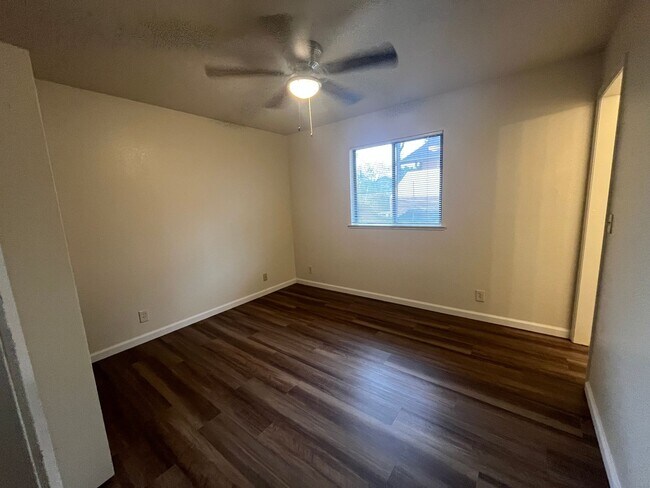 Building Photo - 1191 Hardenbrook Ave