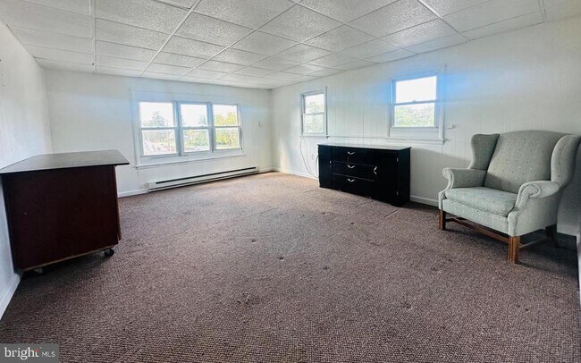 Building Photo - 2700 E Harrisburg Pike