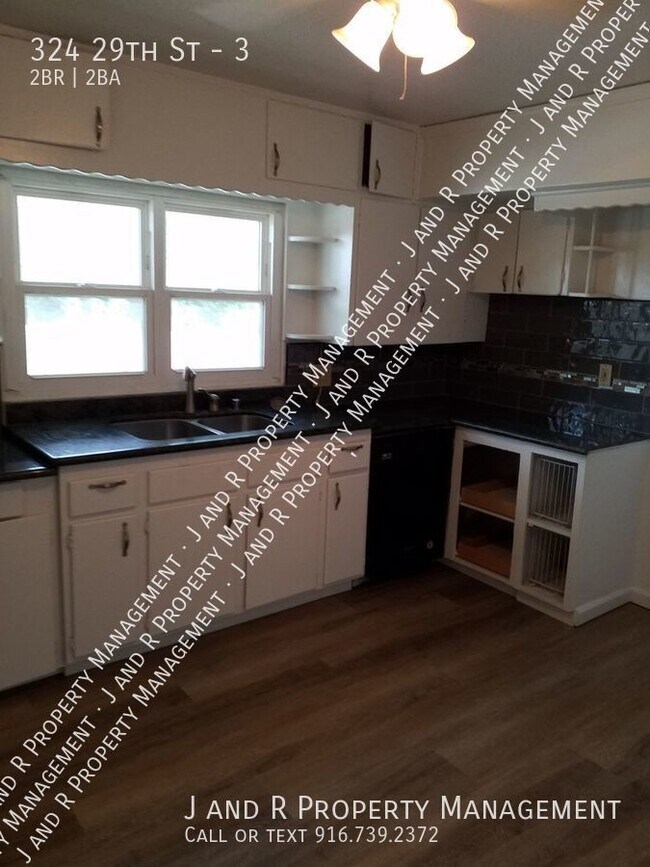 Primary Photo - 324 29th St