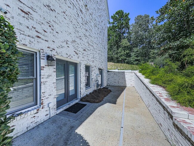 Building Photo - 505 Millwood Ct