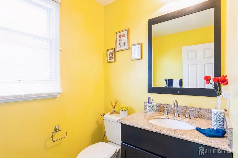 Building Photo - 1484 Osage Rd