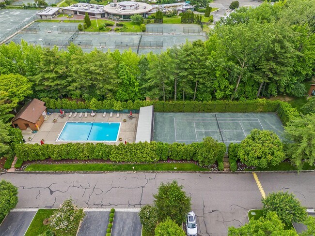 Building Photo - 16 Yale Dr