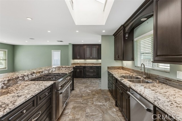 Building Photo - 5849 E Gossamer St