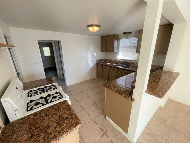 Building Photo - Downtown Home with Large Deck and OCEAN VIEWS!