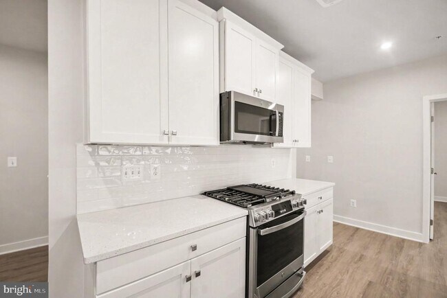 Building Photo - 1601 Potomac Shores Pkwy