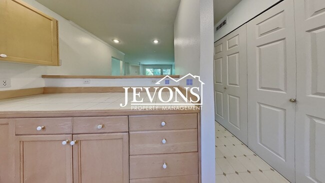 Building Photo - Condo with Swimming Pool and Private Enclosed 1-Car Garage in Klahanie Neighborhood