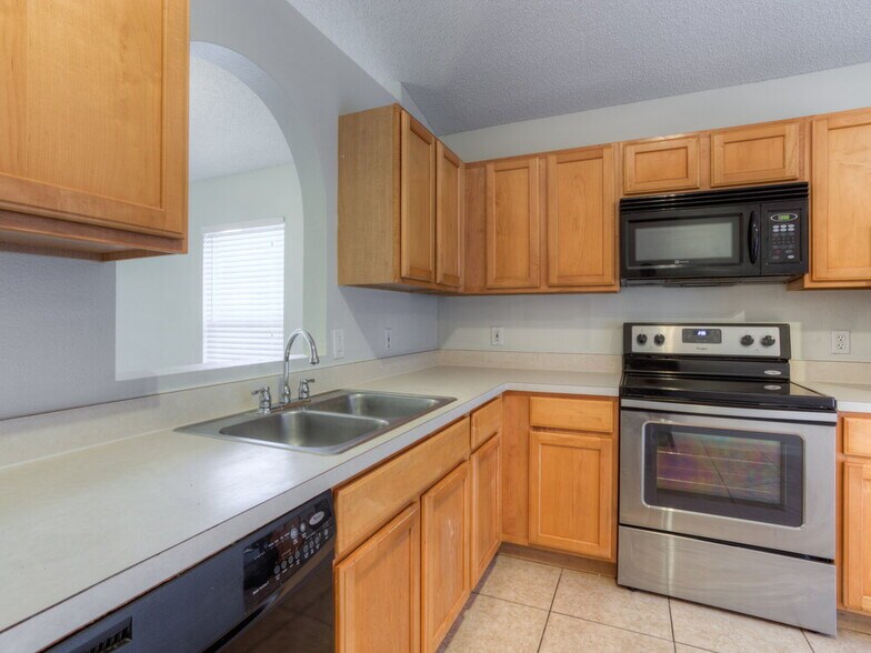 Building Photo - 2850 Afton Cir