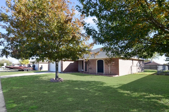 Building Photo - 4602 Fawn Dr