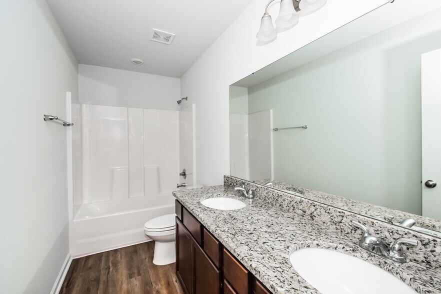 Building Photo - 88 Enclave Wy