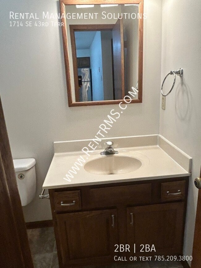 Building Photo - 1714 SE 43rd Terrace