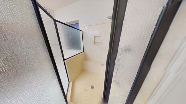 Building Photo - 119 April Waters Dr W