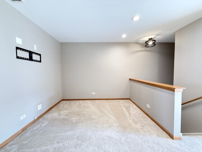 Building Photo - 239 Springbrook Trail S