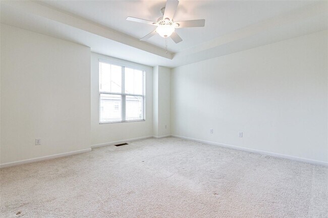 Building Photo - 3917 Brokenshire St