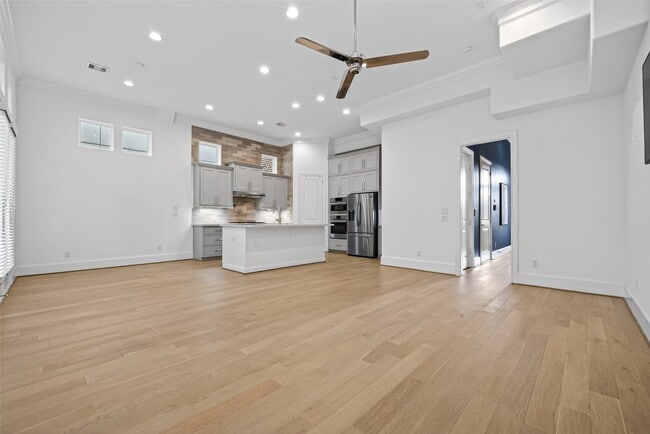 Building Photo - 2713 Kinsley Oaks Dr