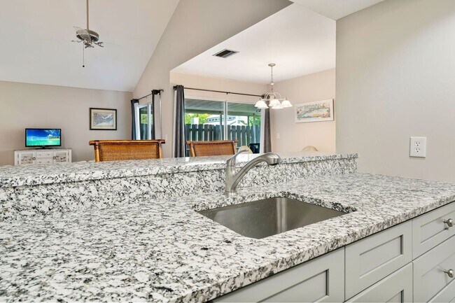 Building Photo - 6226 Timberwood Cir