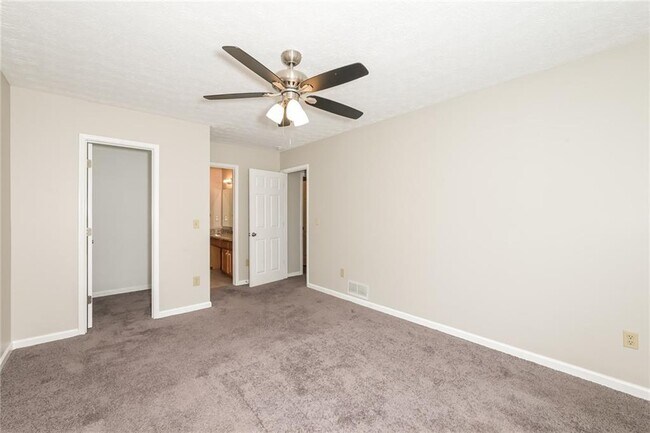 Building Photo - 10450 Summer Creek Dr