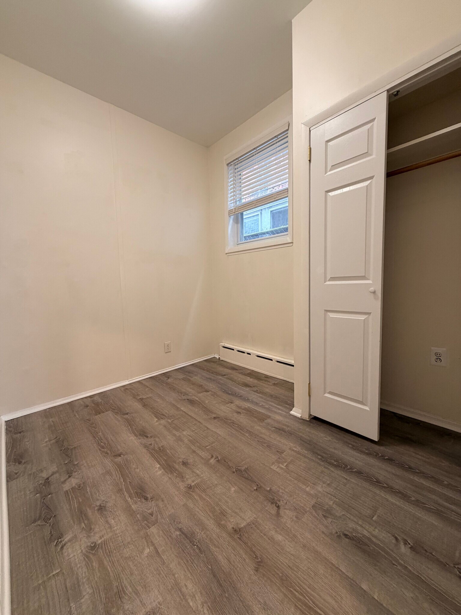 Building Photo - 2049 Snyder Ave