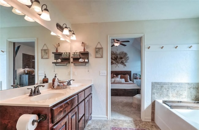 Building Photo - Prime Location! 3 bed/ 2 bath! Coming Soon!