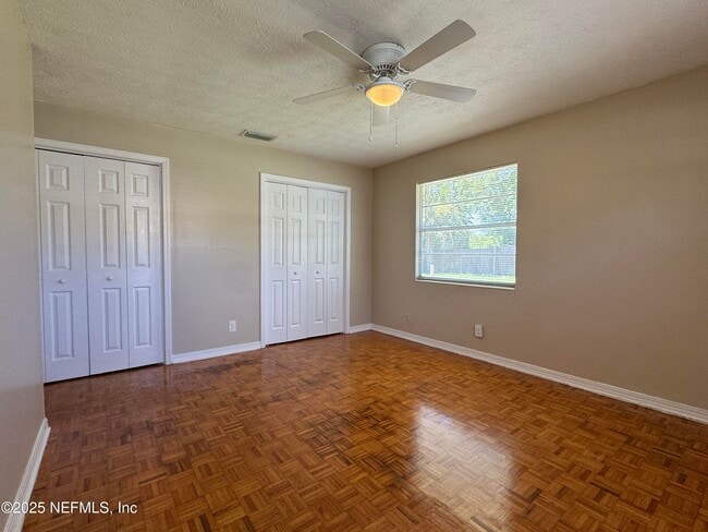 Building Photo - 517 Cody Dr