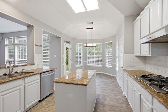 Building Photo - 10008 Lachlan Dr