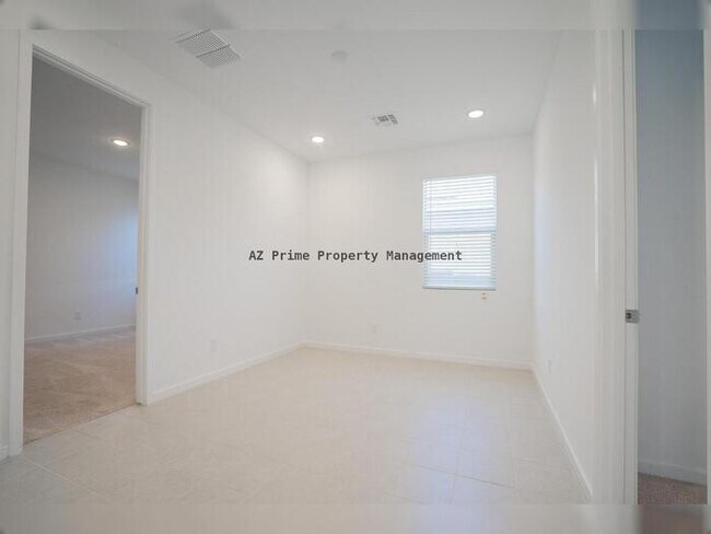 Building Photo - 17317 W Running Deer Trl