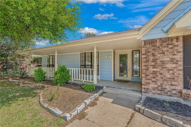 Building Photo - 1806 Rosebud Ct