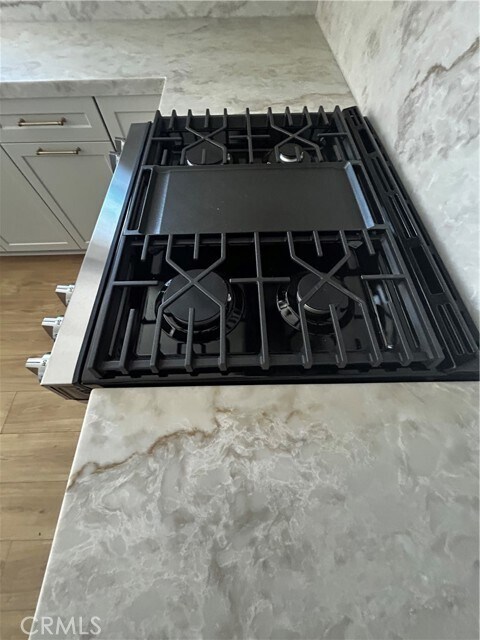 Building Photo - 717 Serpentine Dr