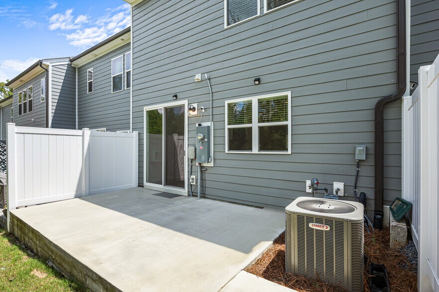 Building Photo - 529 Madison Falls Ct