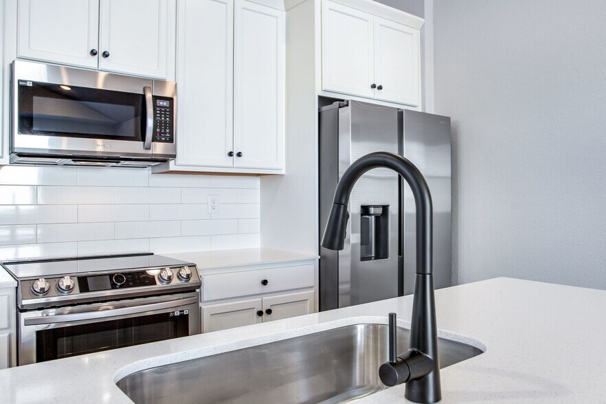 Kitchen with induction stove-top - 1788 Iron Wheel Dr