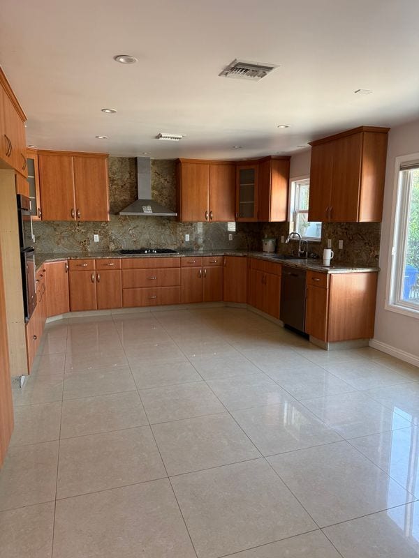 Building Photo - 5906 Graves Ave