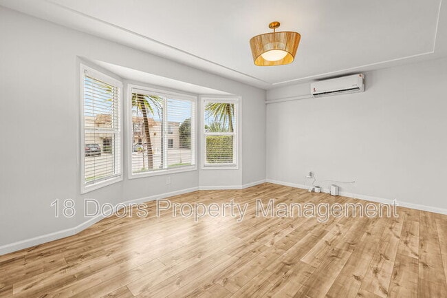 Building Photo - 4535 Winona Ave