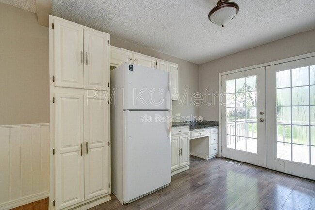 Building Photo - 18410 Shoshone Dr