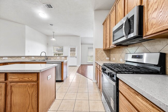 Building Photo - 927 Hannah Falls Ln