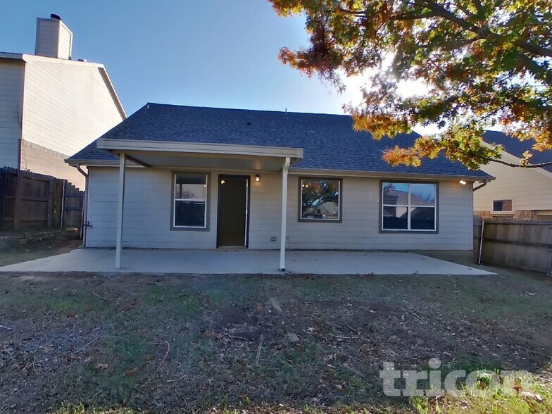 Building Photo - 8919 Wild Rose Ln