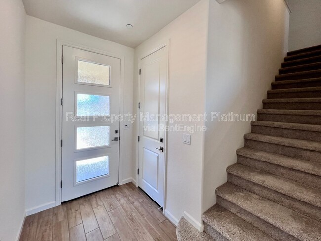 Building Photo - 2059 N Wagon Ln