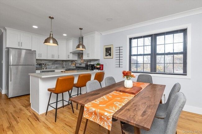 Building Photo - 4 Finch Pl