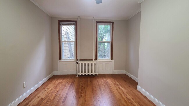 Building Photo - 476 Gregory Ave